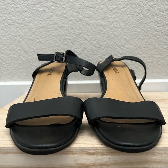 Soda Black Block Heel Ankle Strap Sandals 8 - Picture 4 of 7